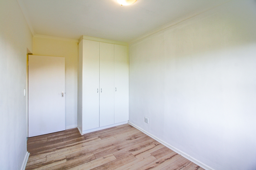 To Let 2 Bedroom Property for Rent in Somerset West Western Cape